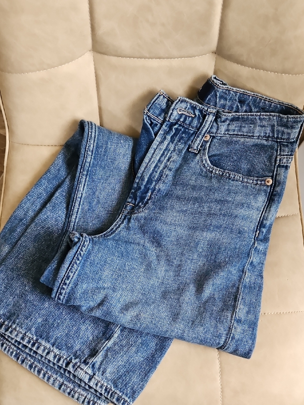 GAP High-Rise Wide-Leg Denim Jeans in medium blue